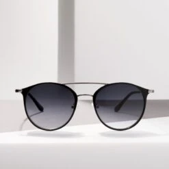 Nadine Klein X Mister Spex Shadow Black Shiny Gunmetal / Shiny Black 11 Nadine Klein X Mister Spex Shadow Black Shiny Gunmetal / Shiny Black -Modebrillen 6774179 g